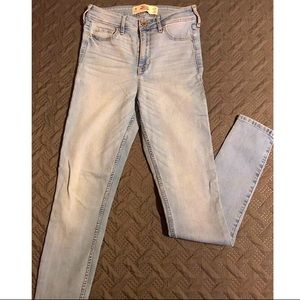Light High-Rise Hollister Jeans
